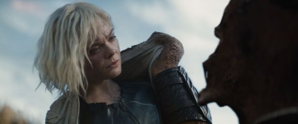 上半身のアンドロイド、ティア