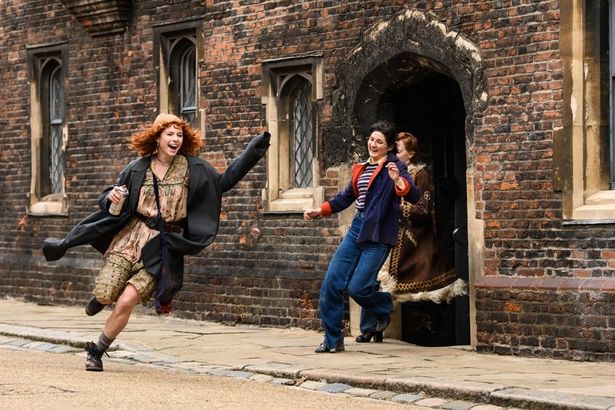 はつらつとした姿まで作品ごとに異なる印象を覚える(『彼女たちの革命前夜』)