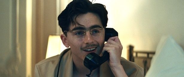 ティモシー・シャラメの中に「自分と重ね合わさる部分を見つけることができた」と語るサフディ監督