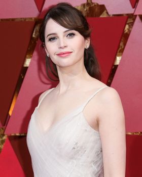 英国人女優、フェリシティ・ジョーンズが資生堂の広告モデルに！