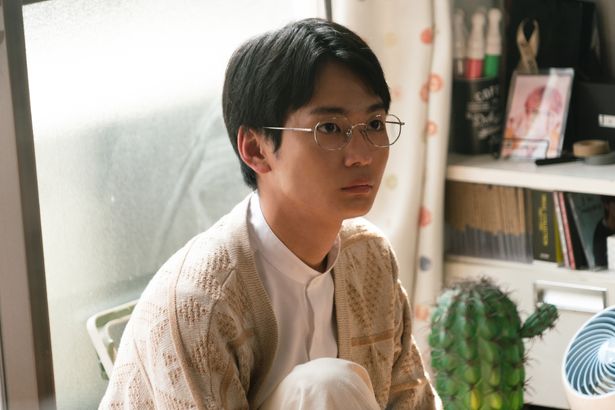 清恵(黒木)の同僚研究者である椎名役の青木柚