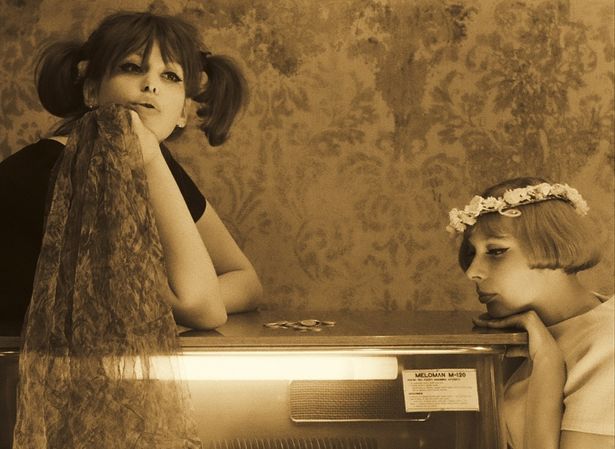 【写真を見る】「カワイイ！」と“渋谷系”の若者にも人気となった『ひなぎく』のビジュアル