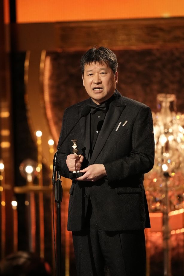 受賞の喜びを語り、映画を愛するすべての人々に感謝した佐藤二朗