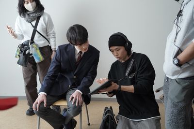 役さながらの“絆”をうかがわせるあたたかな『90メートル』メイキング写真