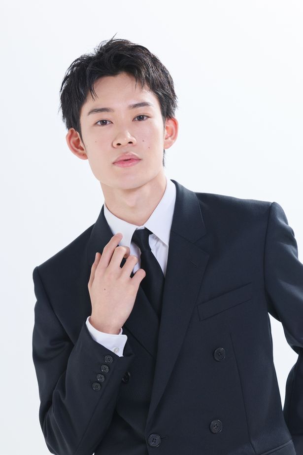 【写真を見る】トラッドなジャケットスタイルがばっちり決まった山時聡真を撮り下ろし！