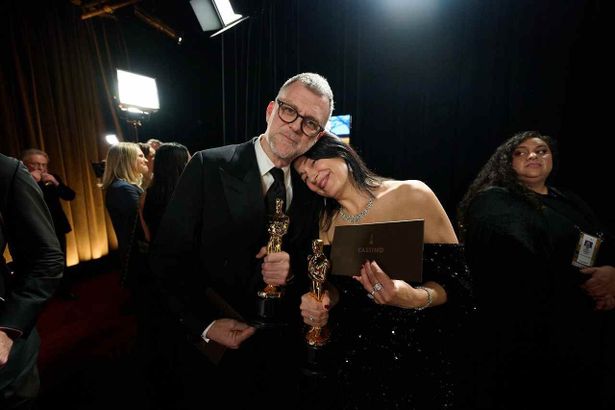 ともにオスカーに輝いたポール・トーマス・アンダーソン監督とキャスティング・ディレクターのカサンドラ・クルクンディス