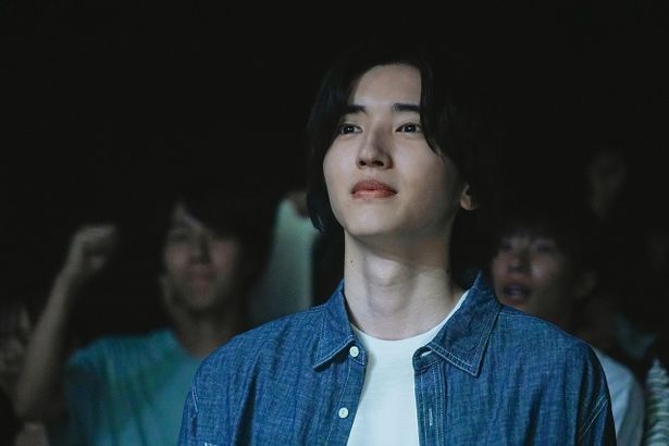 日々を淡々と生きる、詩作が趣味の春人(道枝)