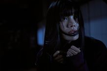 主人公である稔の妻、悠希を加藤千尋が演じる