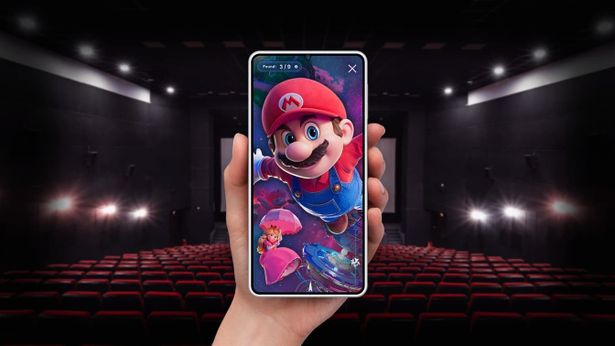 「スーパーマリオシアター」内でスマートフォンをかざせば、画面の中に宇宙が広がる