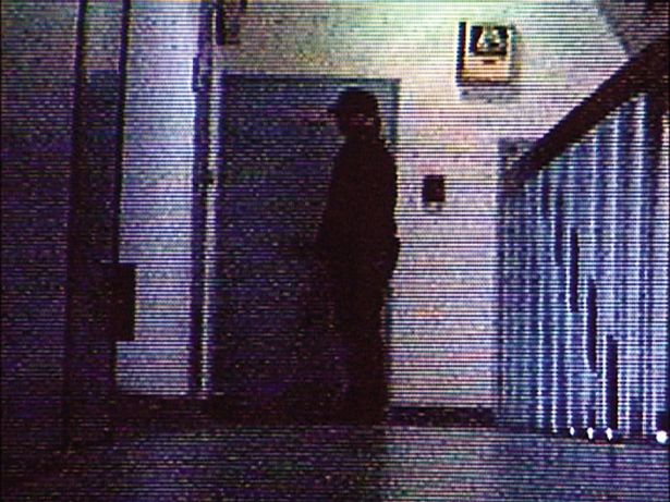 フリージャーナリストがストーカーに怯える女性に取材する(「第3話 放送禁止3ストーカー地獄編」)