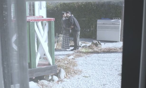 一人の妻を特別扱いし始める夫(『放送禁止 ぼくの3人の妻』)