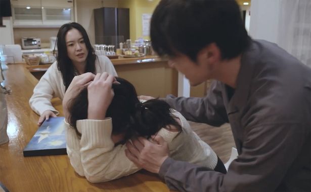 崩壊へと向かう家族(『放送禁止 ぼくの3人の妻』)