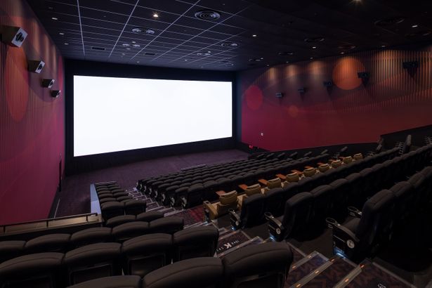 このうえない映画体験が味わえる！映像も音も空間もハイスペックな「プレミアムシアター」は関西エリア初導入