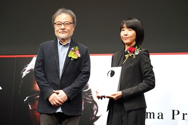 【写真を見る】黒沢清監督が「ついに出会えた」と笑顔！『ルノワール』は圧倒的な作品と絶賛