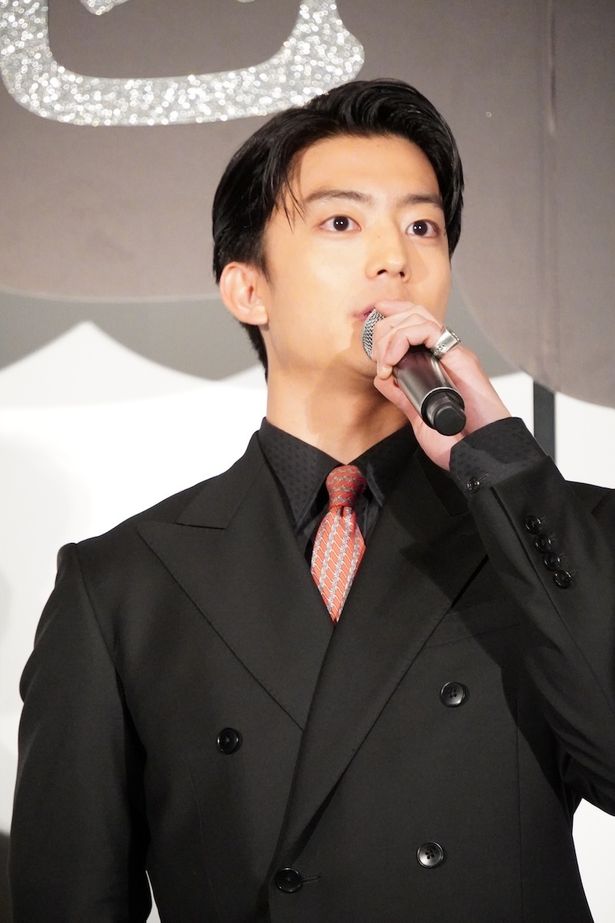 妖狐の一族である狐月瑶太役を演じる伊藤健太郎