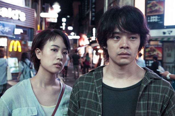 日本映画ベスト・テンの第1位となったのは『映画 夜空はいつでも最高密度の青色だ』