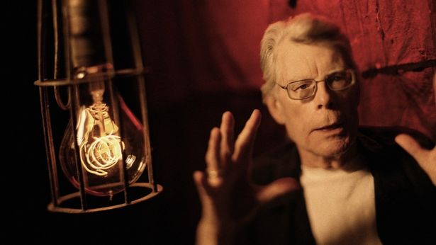 スティーヴン・キングら一流たちが作品から受けた影響を語る(『チェイン・リアクションズ』)