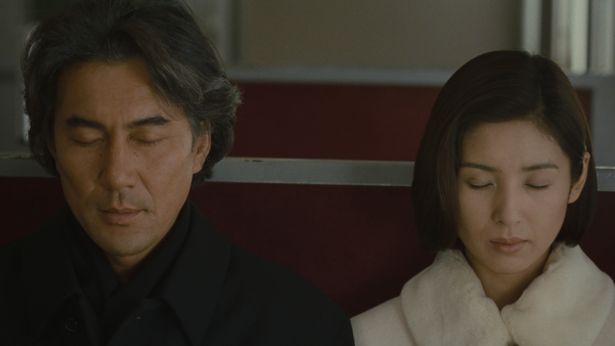 中年サラリーマンと美しい人妻によるW不倫を描く『失楽園』