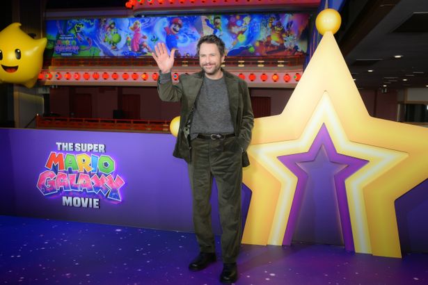 京都南座でのワールドプレミアに登壇したチャーリー・デイ