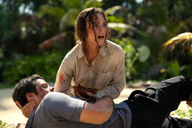 『HELP/復讐島』場面写真