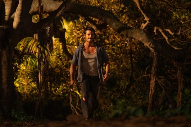 パワハラ気質のリンダの新しい上司、ブラッドリー・プレストン