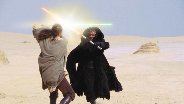 ダース・モールとクワイ＝ガン・ジン(リーアム・ニーソン)の手に汗握る一騎打ち！(『スター・ウォーズ／ファントム・メナス（エピソード1）』)