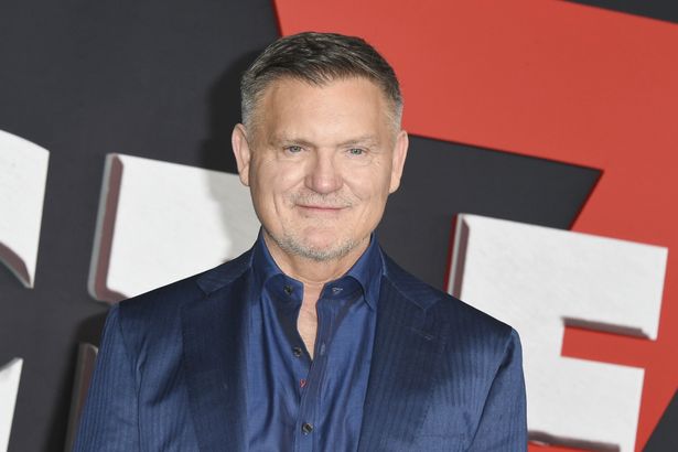 第1作・第2作の脚本家で第7作の監督を務めたケヴィン・ウィリアムソン