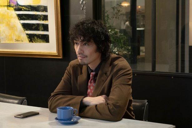 塩野演じる高志の上司である田ノ上役の斎藤工