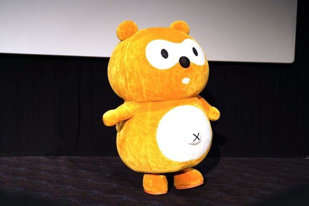 多くの観客がポンタくんとの写真撮影を楽しんだ