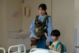 有村架純、初の母親役『マジカル・シークレット・ツアー』揺れ動く心情と覚悟の表情に迫った場面写真