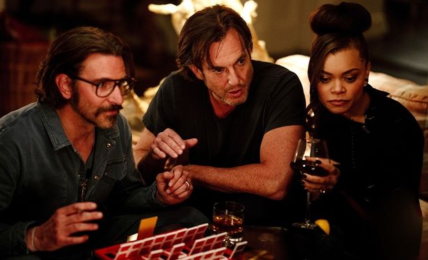 アレックスは赤裸々な夫婦の関係を“笑い”に変えながら、新たな生きがいを見つけていく