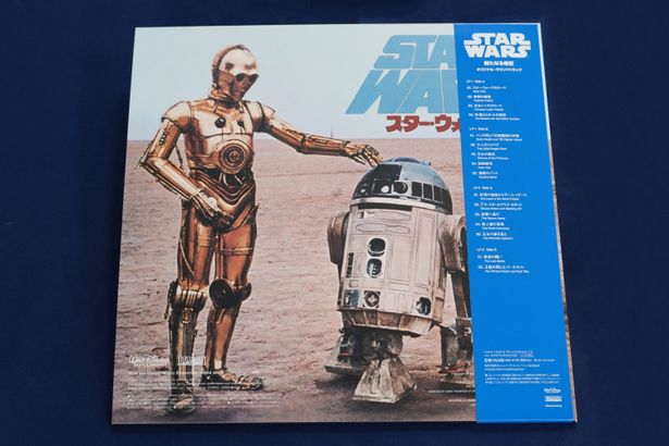 『スター・ウォーズ/新たなる希望』の裏面にはR2-D2とC-3POが！