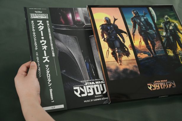 LP3枚がぴったり入るので、ファン必携！