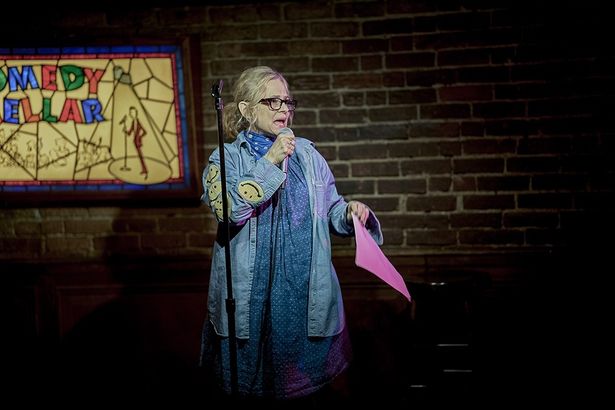 自身の出自や家庭環境、仕事、遊びなどをネタにする(『これって生きてる？』)