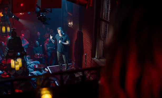 意を決してアレックスも舞台に立ってみることに(『これって生きてる？』)