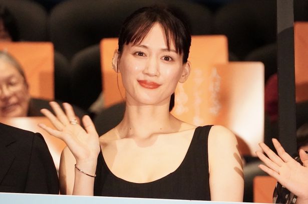 『人はなぜラブレターを書くのか』初日舞台挨拶の様子