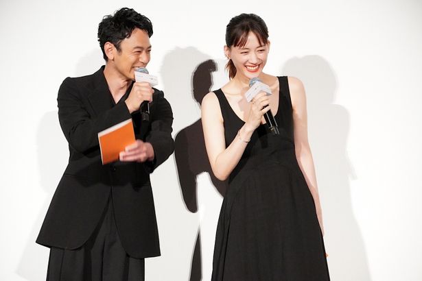 『人はなぜラブレターを書くのか』初日舞台挨拶の様子