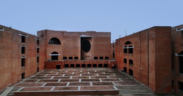 大学などドーシが手掛けた建物の数々には目を奪われる(『誓い 建築家B・V・ドーシ』)