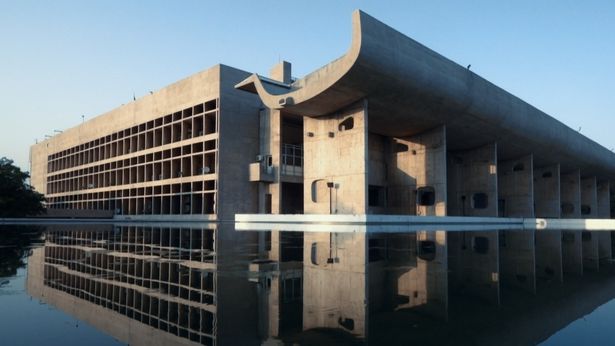 ル・コルビュジエら巨匠が手掛けたモダニズム建築を映画でチェック！(『ユートピアの力』)