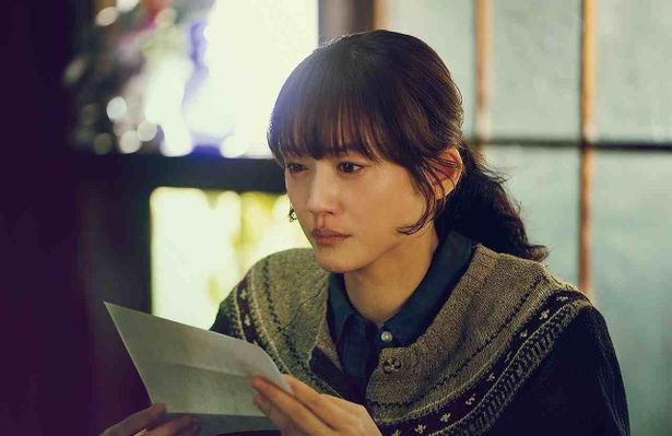 綾瀬はるか主演の『人はなぜラブレターを書くのか』は2位に初登場