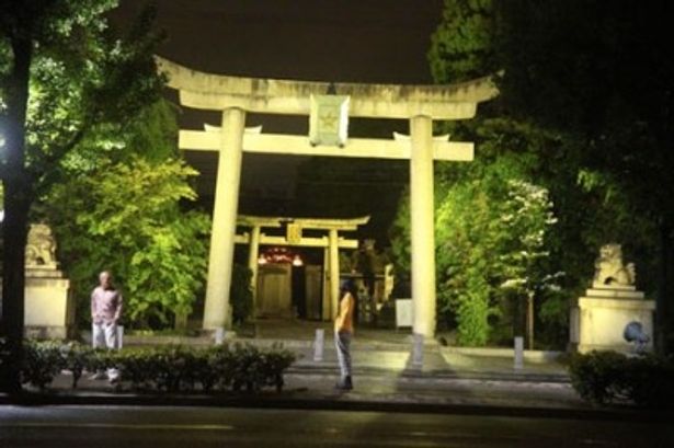 桔梗印が特徴的な清明神社も登場。そのたたずまいが異様