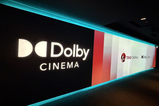 これから始まる映画体験への期待を高めるエントランス