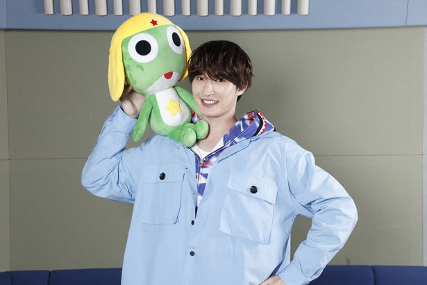 ジェシーがケロン人の兄弟のアルルとデルルを演じる