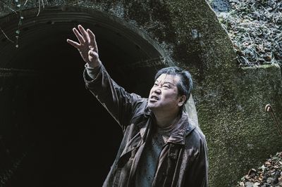 佐藤二朗演じる数奇な運命を背負い“名前のない怪物”と化した男の希望と絶望、そして狂気を描破するサイコバイオレンスが展開