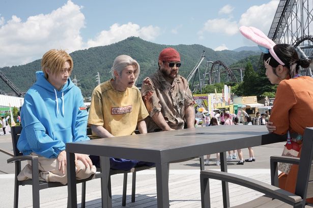 ”伝説の殺し屋”も愛しの妻には頭が上がらない様子