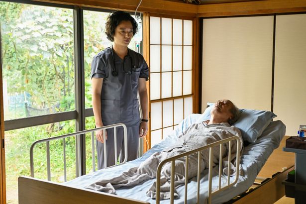 【写真を見る】老人の不要な手足を切り刻む…“ダルマ”と化した患者はいったいなにを思う…？