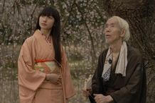 香椎由宇が、老人の亡き恋人役を務める「不死」