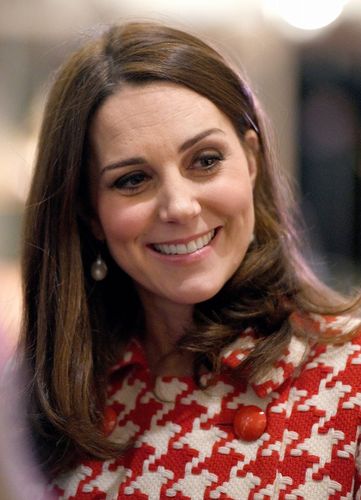 キャサリン妃のファッションが変化！ダイアナ妃を思わせるコートで魅了