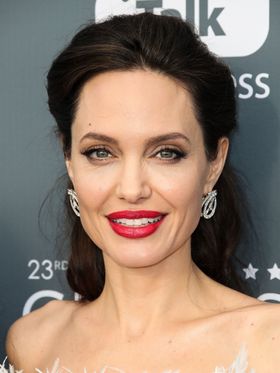 人道支援活動に精を出すアンジェリーナ・ジョリー