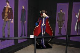 等身大のルルーシュ立像は撮影可能だ